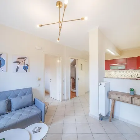 Hill Apartment