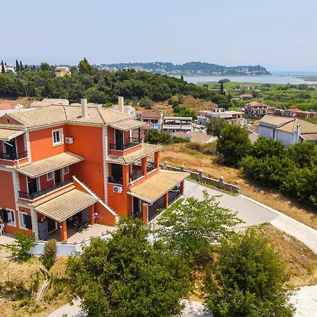 Hill Apartment *